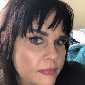 Meet your Posher, Pam